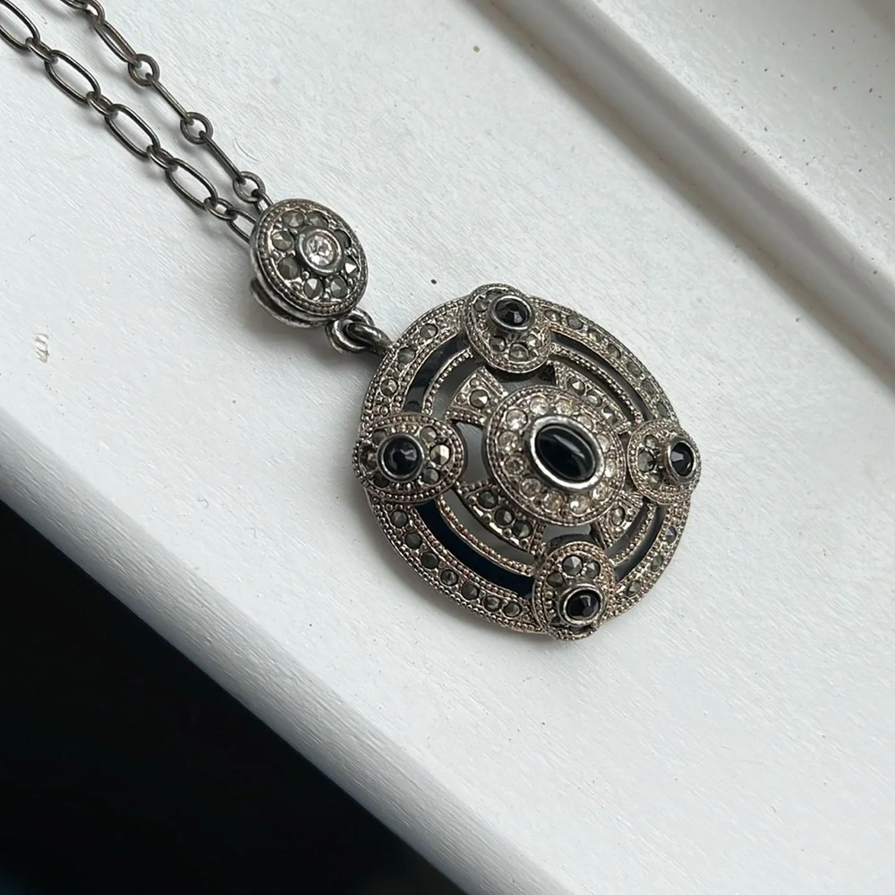 ⚔️ Black & Silver Metal Necklace ⚔️ - Picture 3 of 3